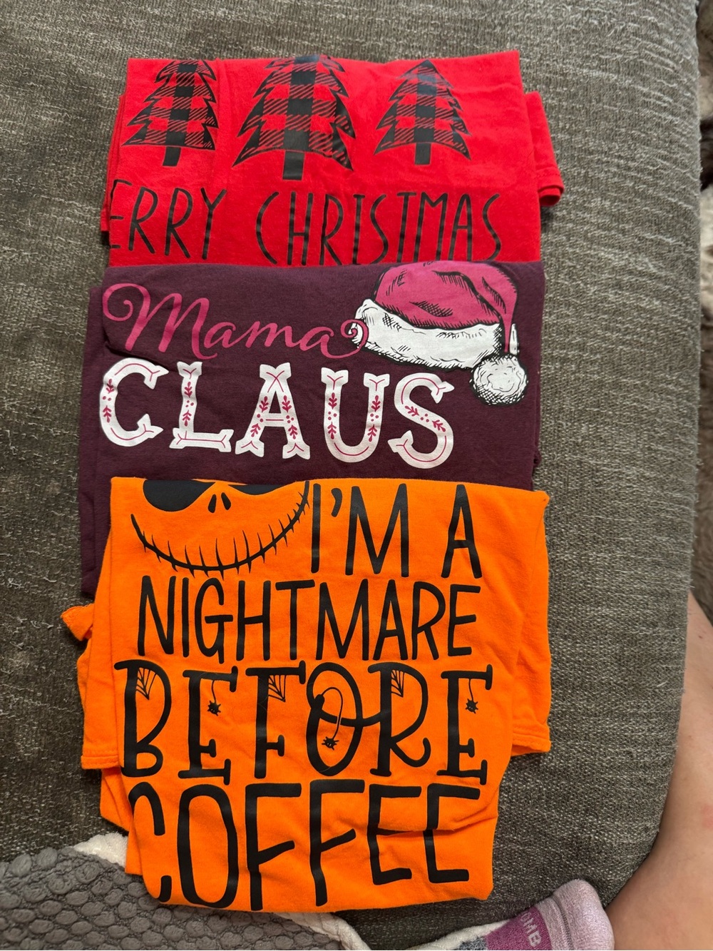 Women’s size large holiday tee bundle